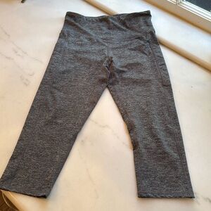 Champion crop legging with pockets, size L